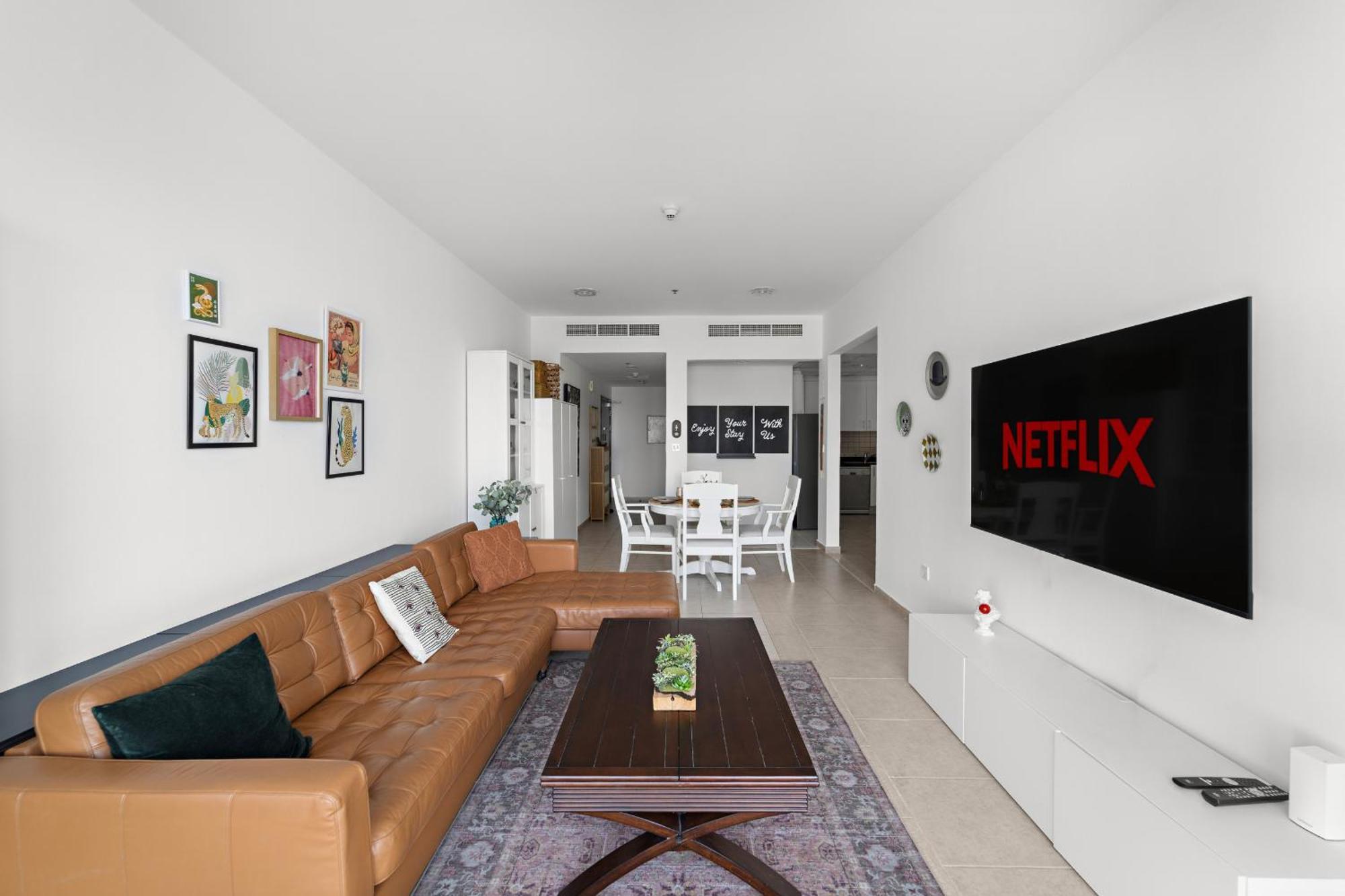 Vayk - Spacious 2 Bedroom In Marina Apartment *