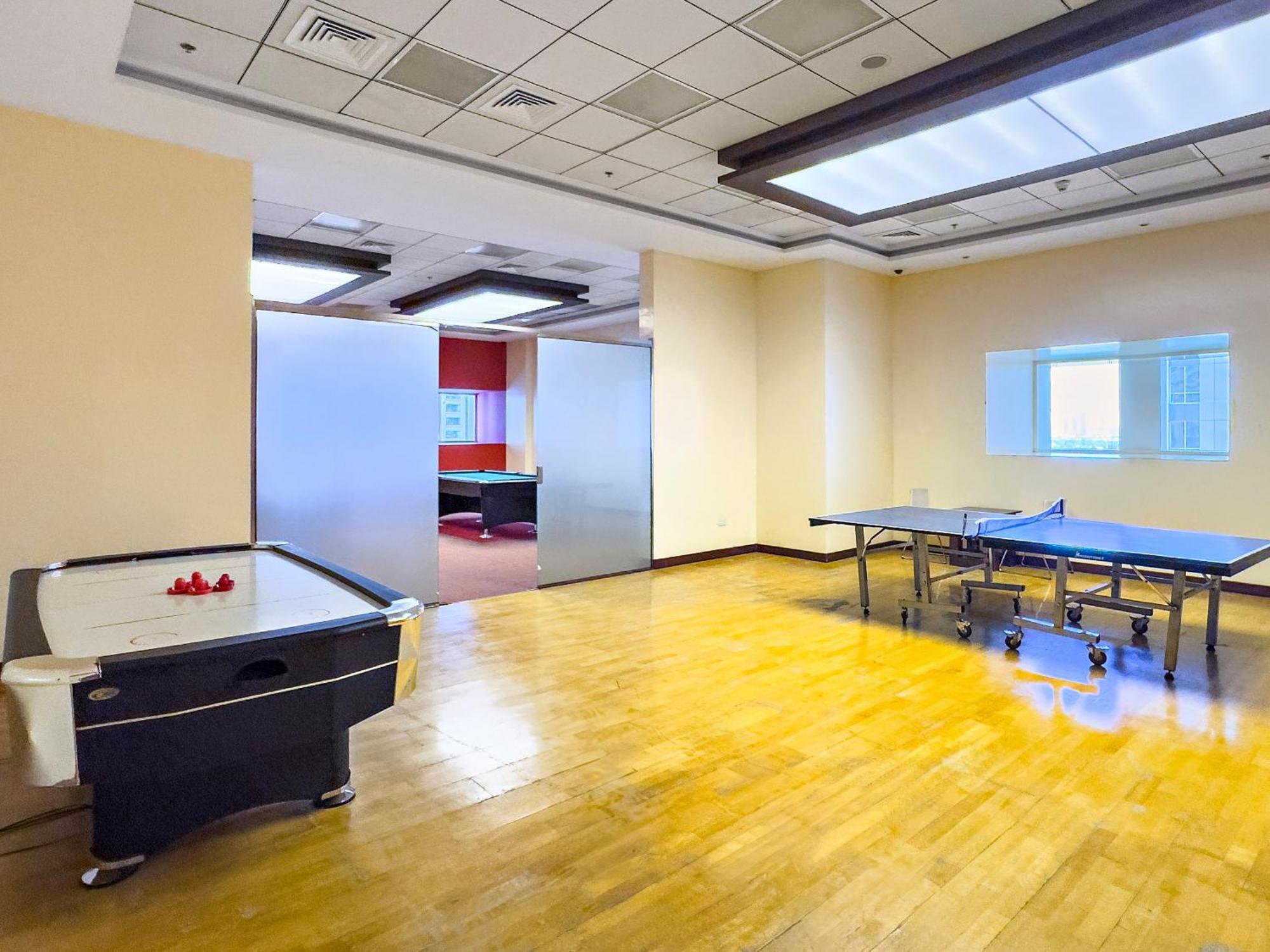 Apartment Vayk - Spacious 2 Bedroom In Marina